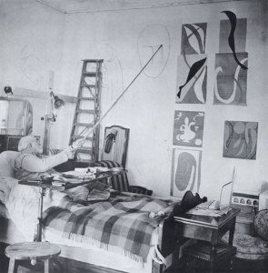 Matisse in bed working on Vence Chapel c. 1950